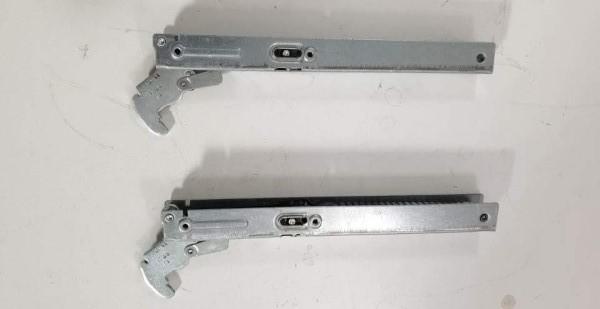 Whirlpool hinge - oven door m6 7-m55 light 481010648945 pour four - cuisinière whirlpool bir4 dh8f2 pt 755653501000