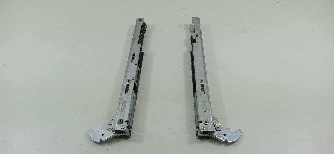 Whirlpool jeu x2 charnieres soft minerva brera 481011123450 pour four - cuisinière whirlpool akz9 9480 ix