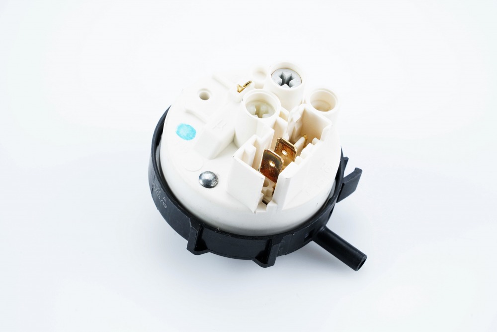 Whirlpool pressostat 481227128554 pour lave-linge whirlpool amazonea++
