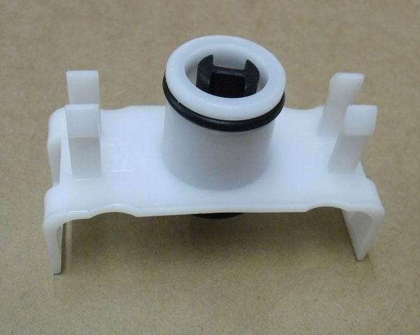 Beko valve de réservoir (male) 2961000100 pour sèche-linge beko dcu2670xs 7188681100