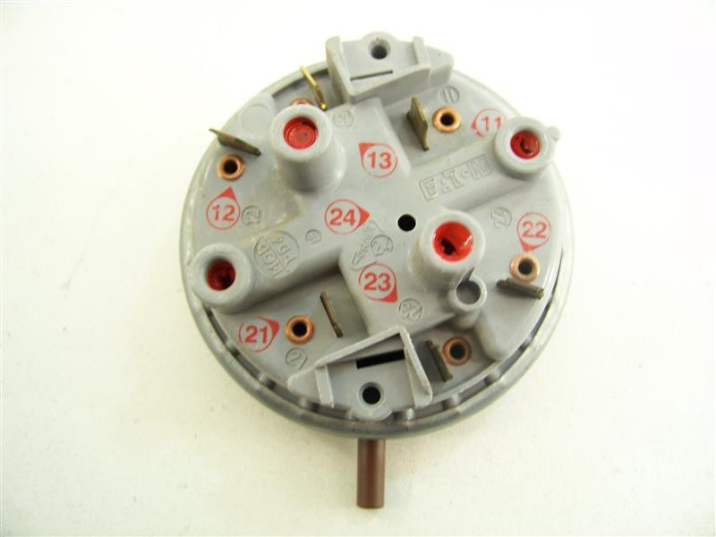 Brandt pressostat 2 niveaux 55x3371 pour lave-linge brandt australe2 6a1bthff2