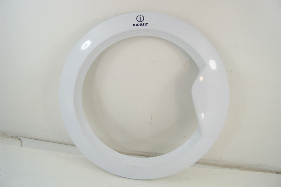 Indesit cadre de hublot blanc c00268982 pour sèche-linge indesit idv65uk 95629434400