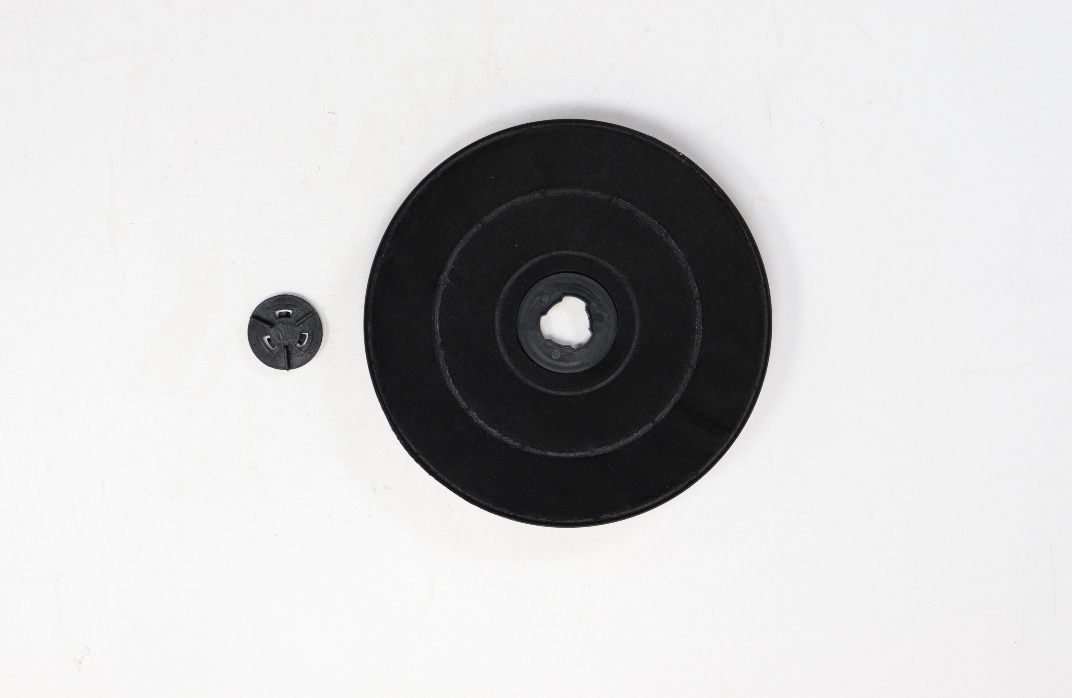 Ariston filtre à charbon e233 diamètre=235mm x h=20mm fac519 484000008636 pour hotte ariston open610escamotable 5101007