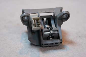 Whirlpool fermeture de porte 482000023395 pour lave-vaisselle whirlpool wbc3c24px 769991008783