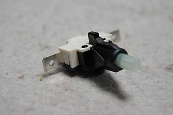 Whirlpool interrupteur marche / arrêt 481227618495 pour lave-vaisselle whirlpool awt5108/4 856151015480